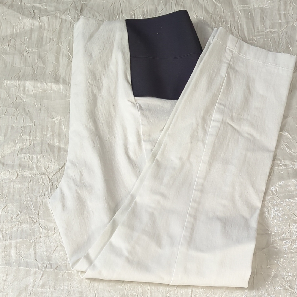 Thalia Sodi White Capris with Black Detail